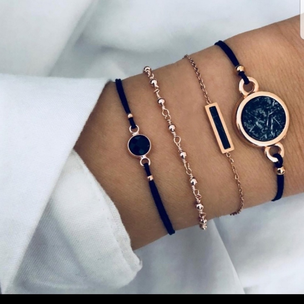 Set of 4 bracelets - Picture 1 of 3